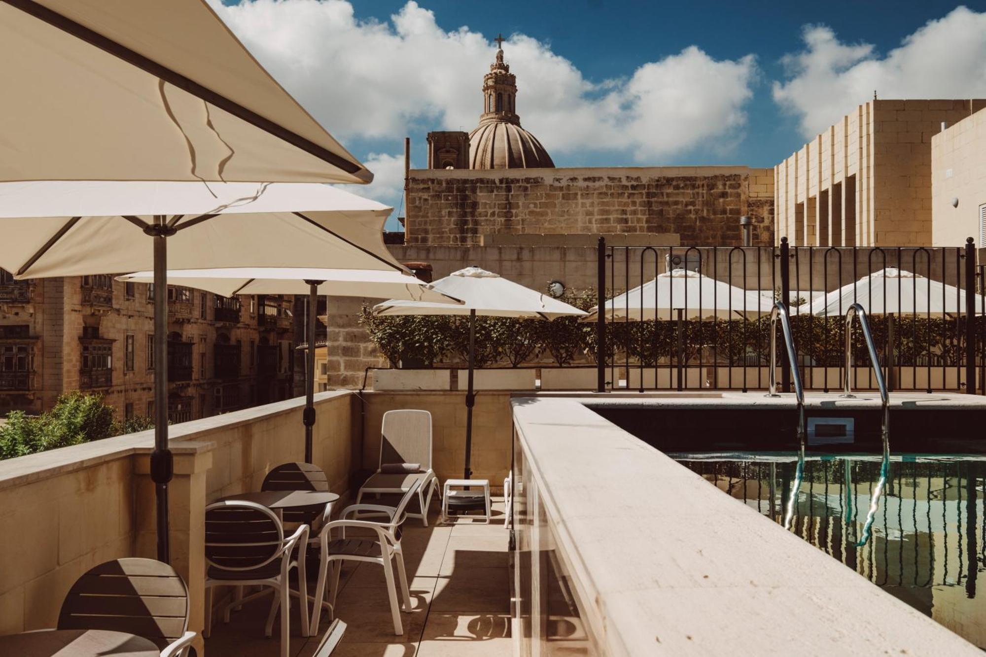 San Karlu Hotel Valletta Exterior photo