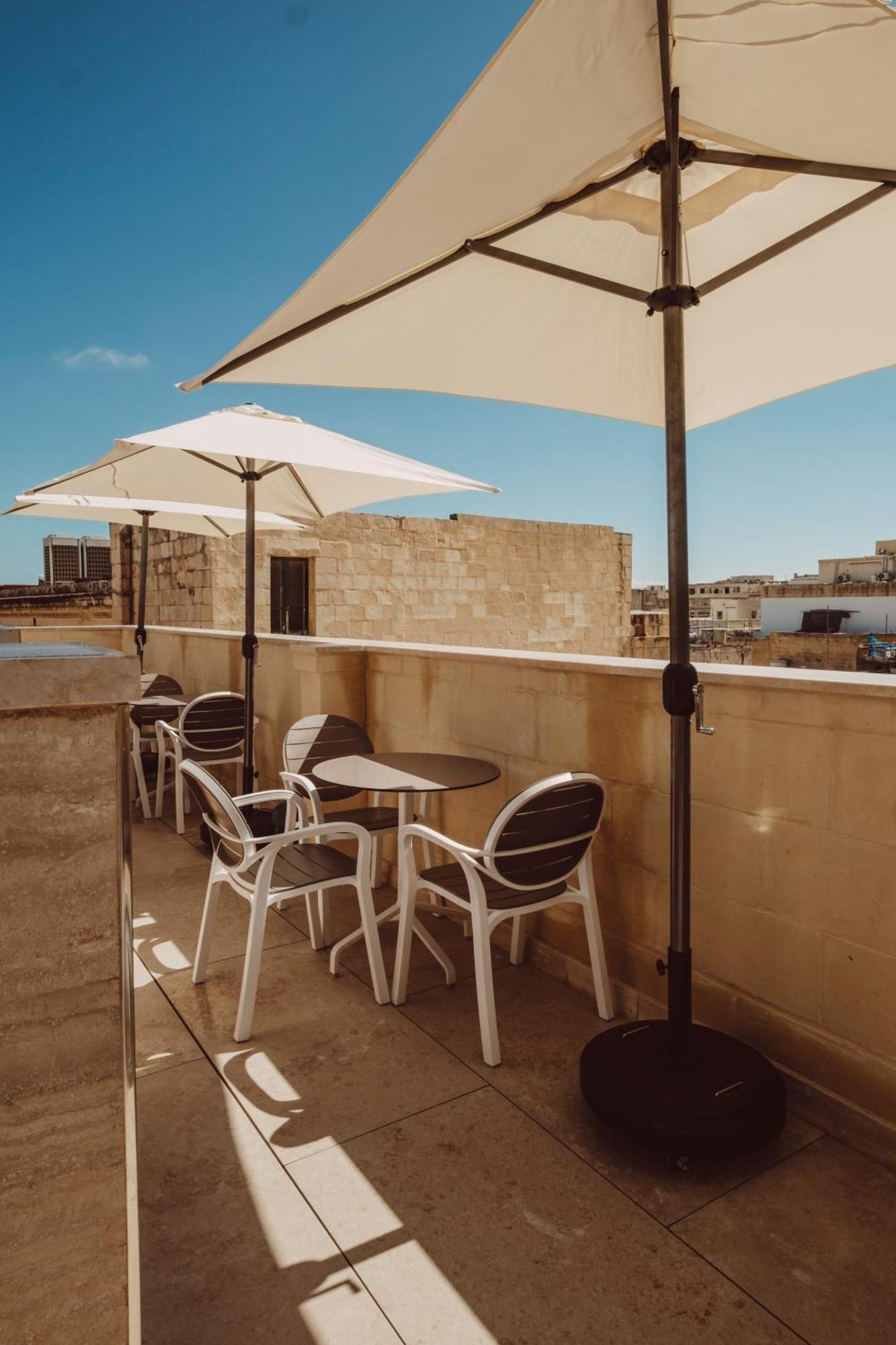 San Karlu Hotel Valletta Exterior photo